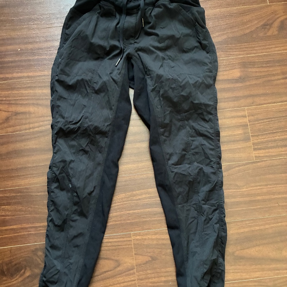 lululemon Black women’s  capri Jogger Pants
